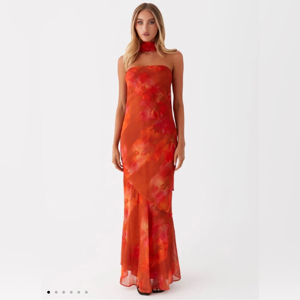 Elegant Floral Strapless Dress